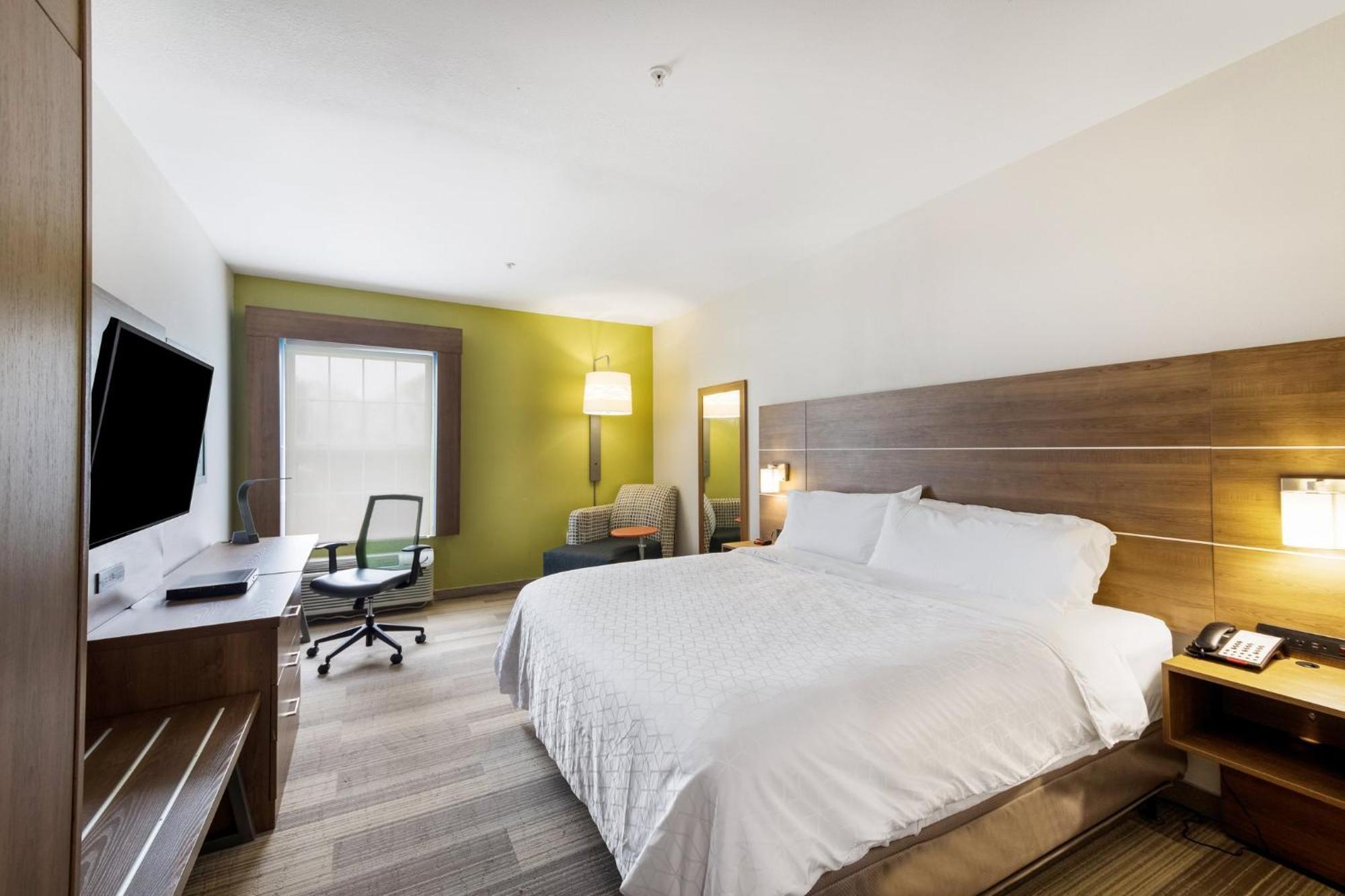 Holiday Inn Express Hotel & Suites Columbus By Ihg Exterior photo