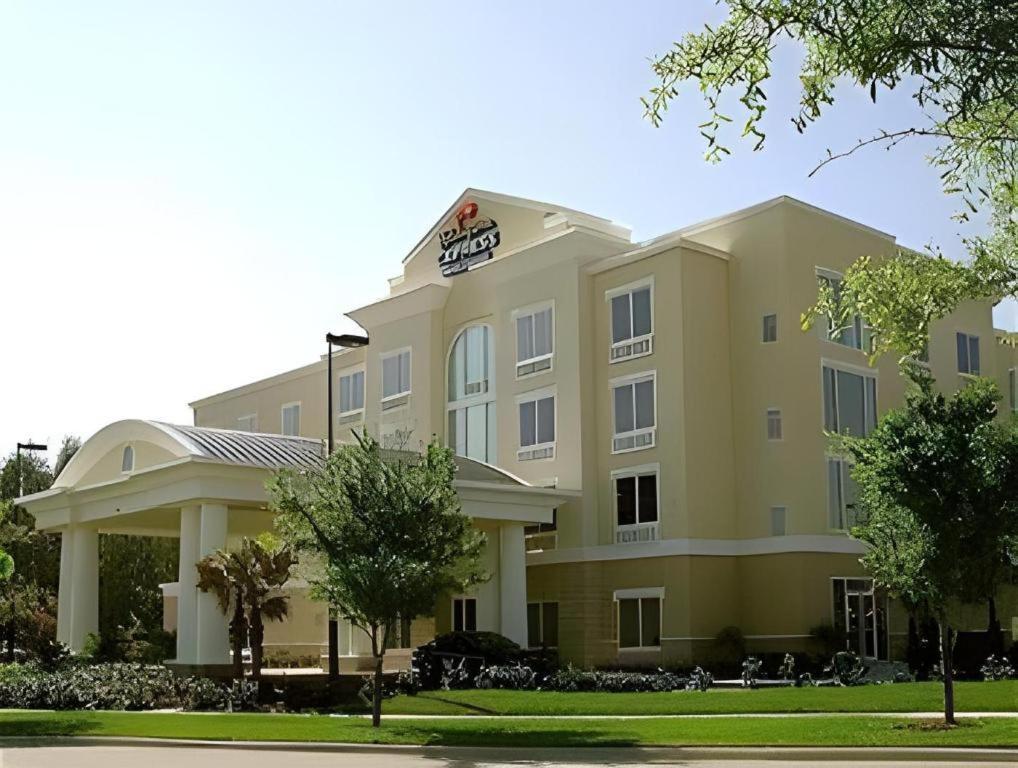 Holiday Inn Express Hotel & Suites Columbus By Ihg Exterior photo