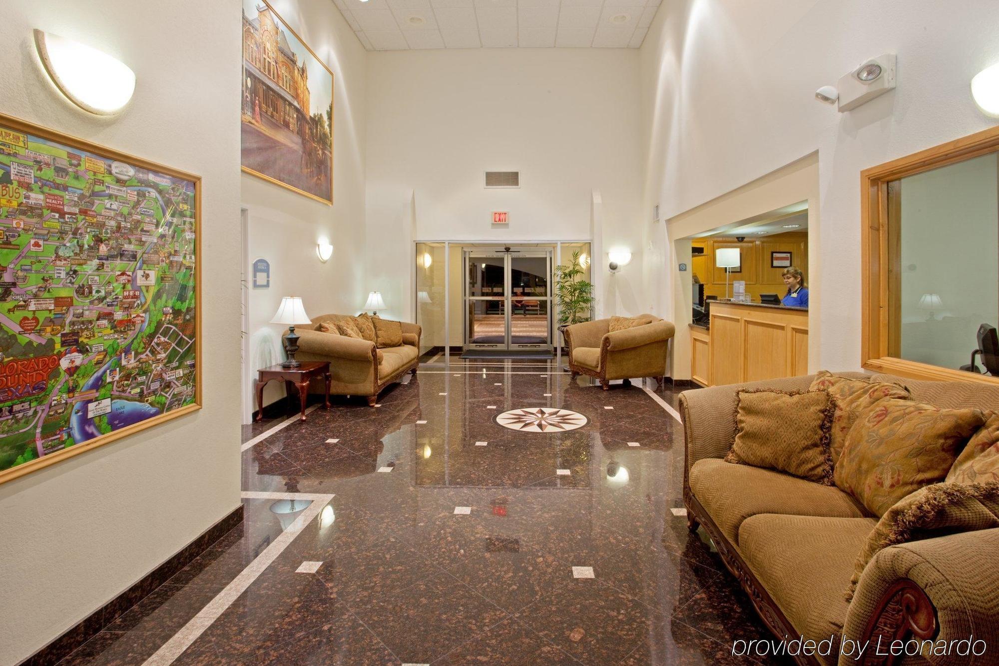Holiday Inn Express Hotel & Suites Columbus By Ihg Interior photo